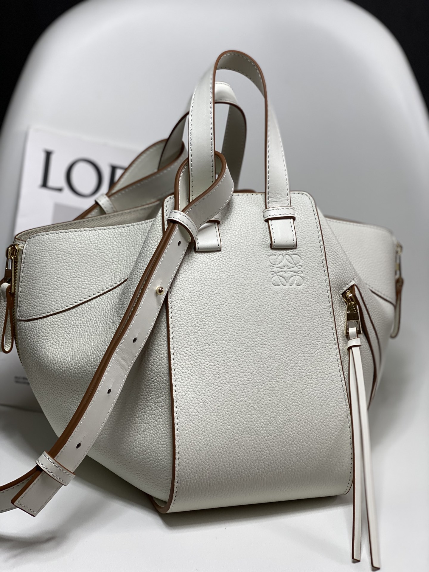 로에베 Loewe 3047 Hammock bag 26cm