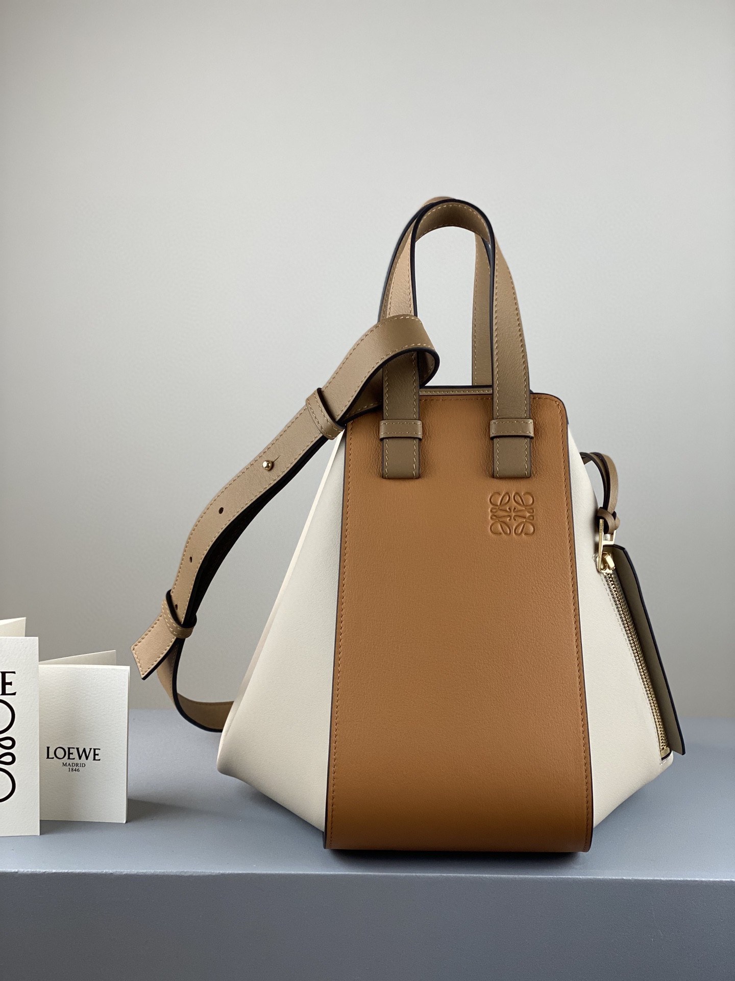 로에베 Loewe 3047 Hammock bag 26cm