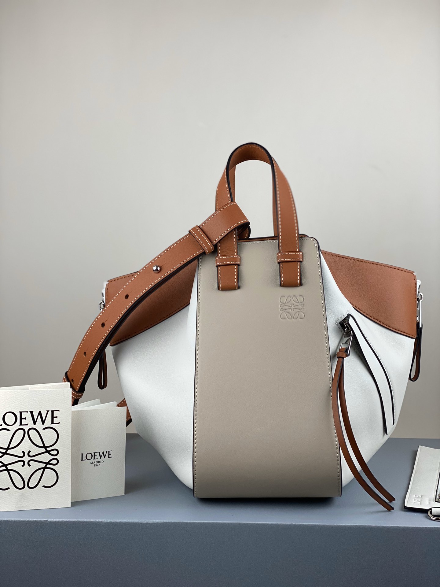 로에베 Loewe 3047 Hammock bag 26cm