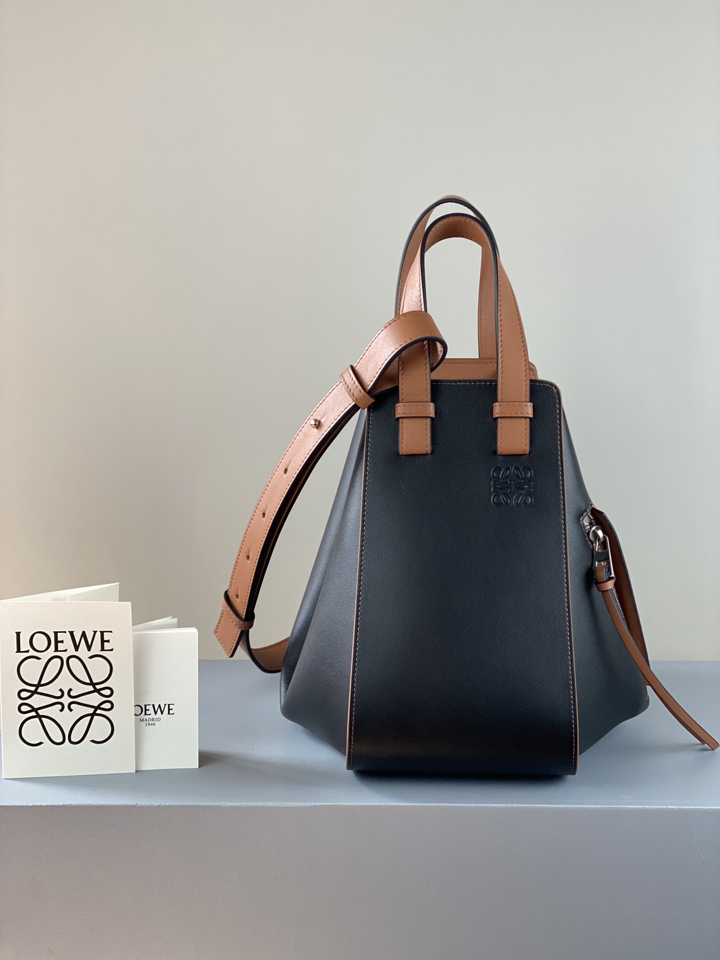 로에베 Loewe 3047 Hammock bag 26cm