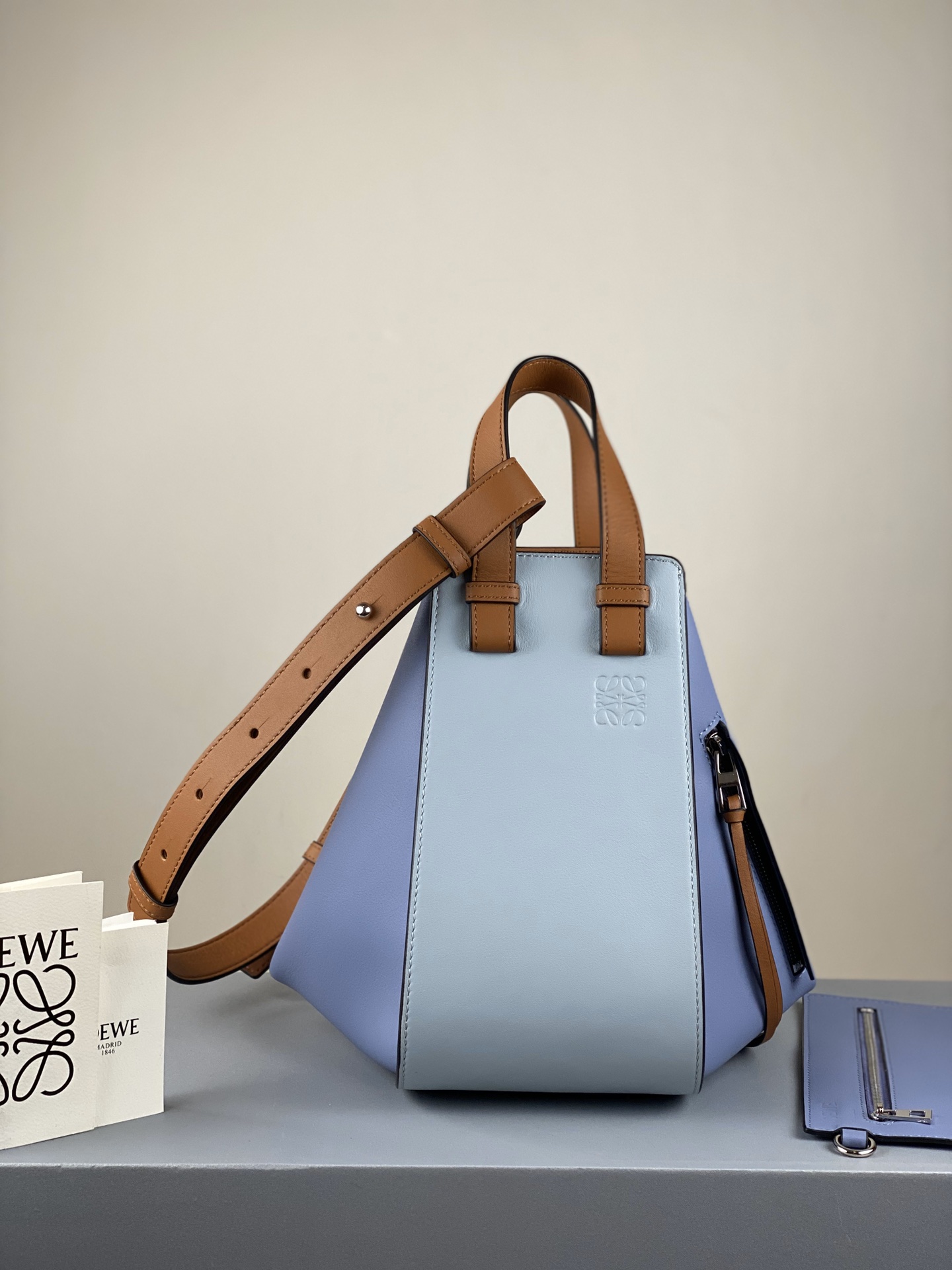 로에베 Loewe 3047 Hammock bag 26cm