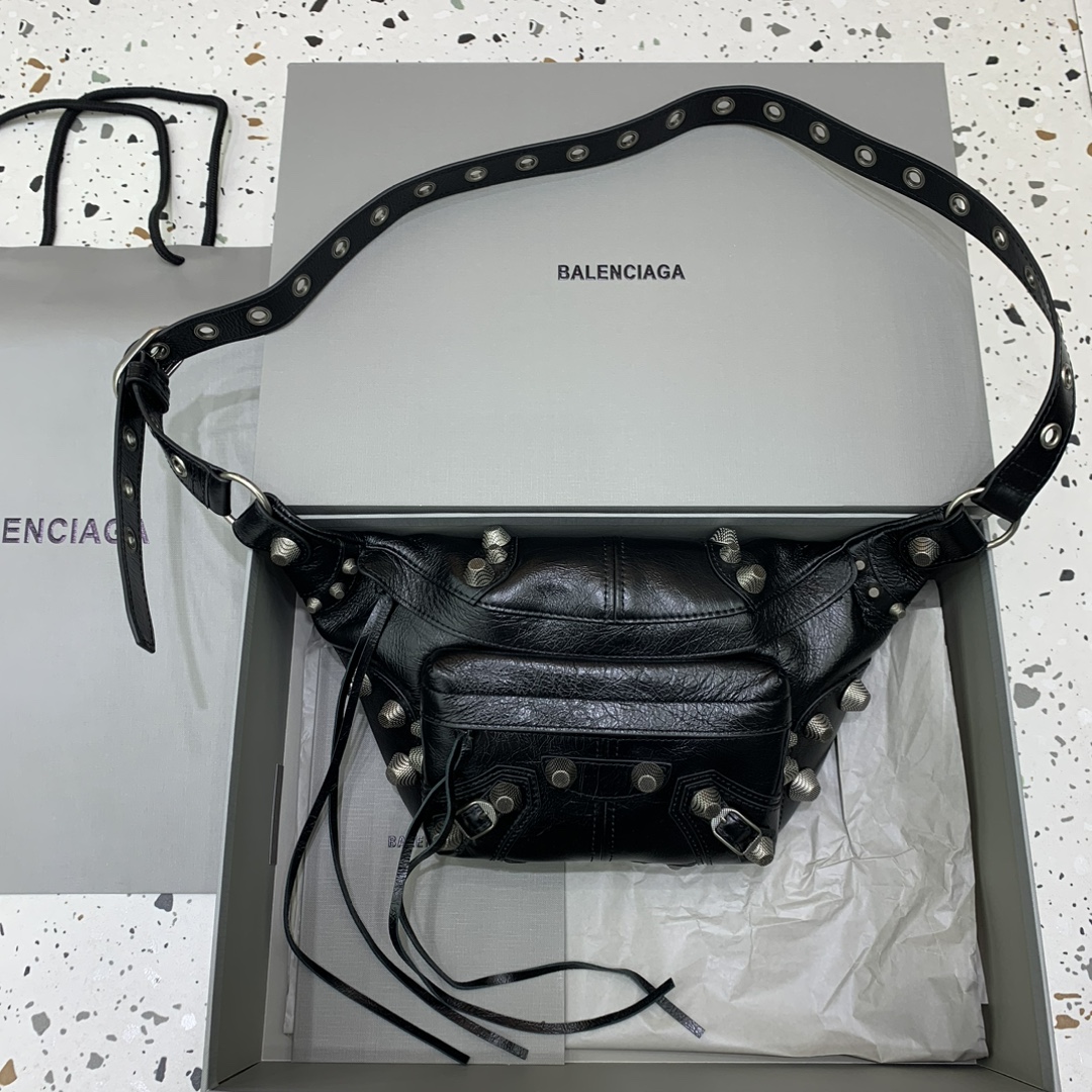발렌시아가 Balenciaga 742014 Le Cagole Men Medium Beltpack in Arena Lambskin Black