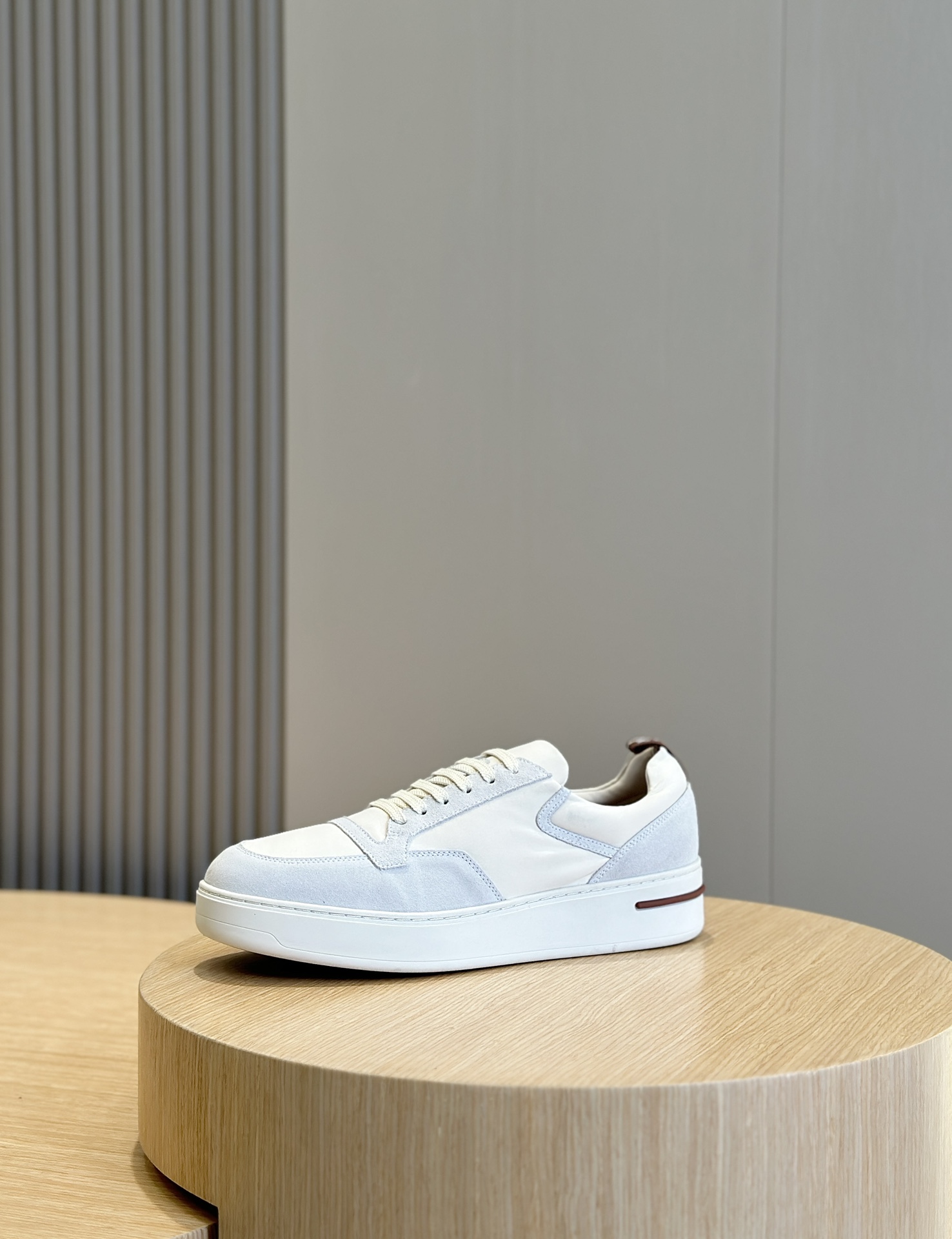 로로피아나 LP Newport Walk 스니커즈