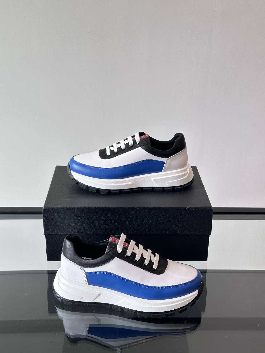 프라다 Prada 스니커즈