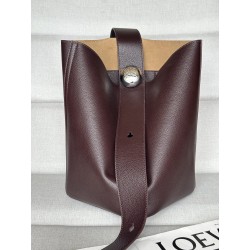 로에베 Loewe 332 Medium Pebble Bucket Bag