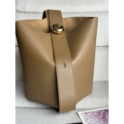 로에베 Loewe 332 Medium Pebble Bucket Bag in Mellow Calfskin