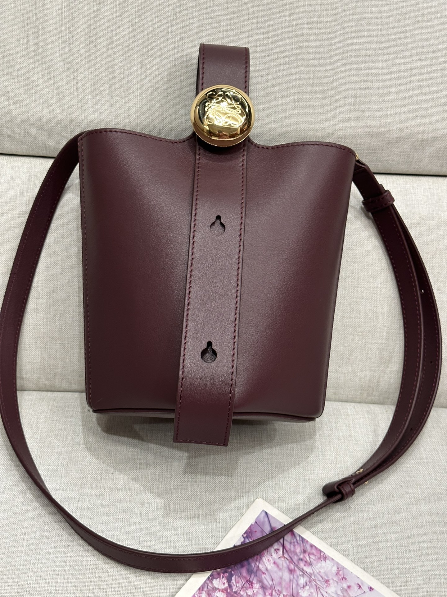 로에베 Loewe 332S Mini Pebble Bucket Bag