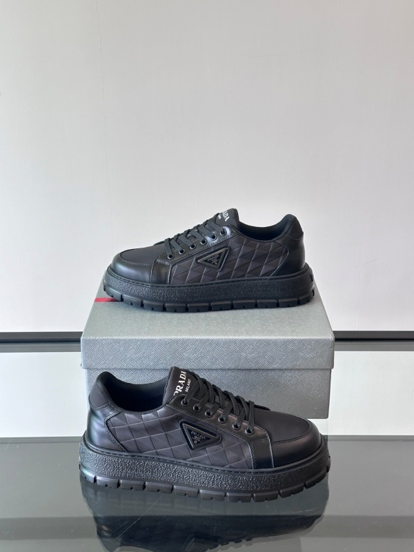 프라다 Prada 스니커즈