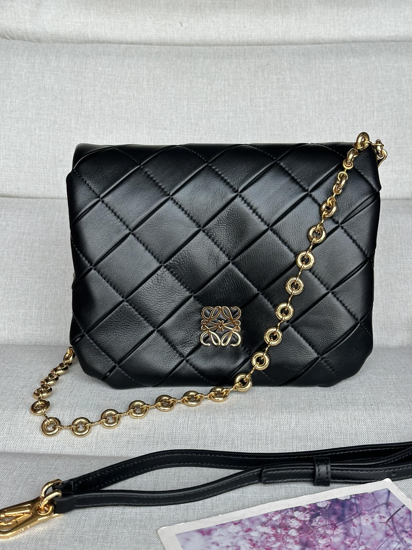 로에베 Loewe 9701 Puffer Goya in Pleated Shiny Nappa Lambskin Black