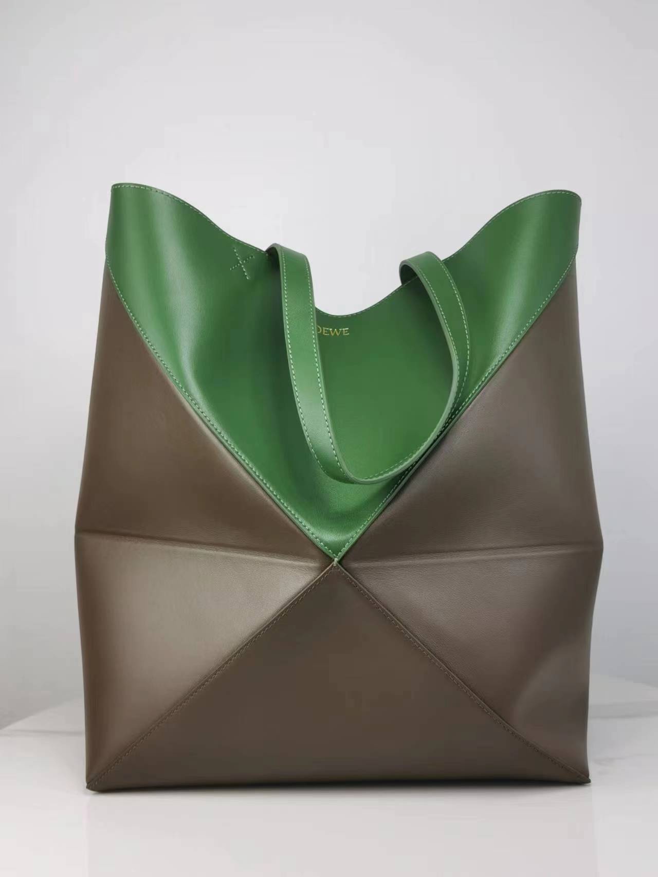 로에베 Loewe 1761 Large Puzzle Fold Tote In Shiny Calfskin 42cm