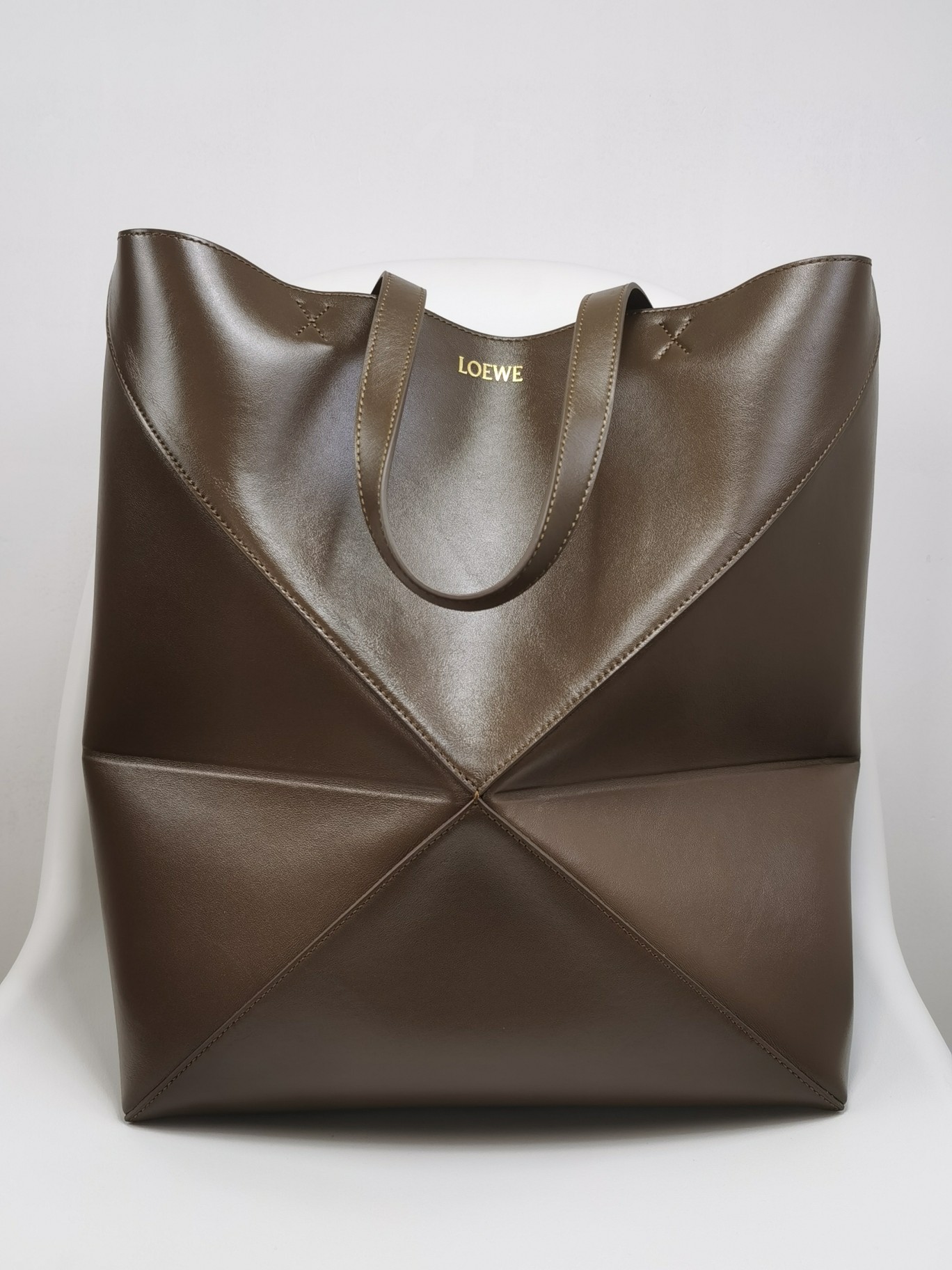 로에베 Loewe 1761 Large Puzzle Fold Tote In Shiny Calfskin Umber 42cm