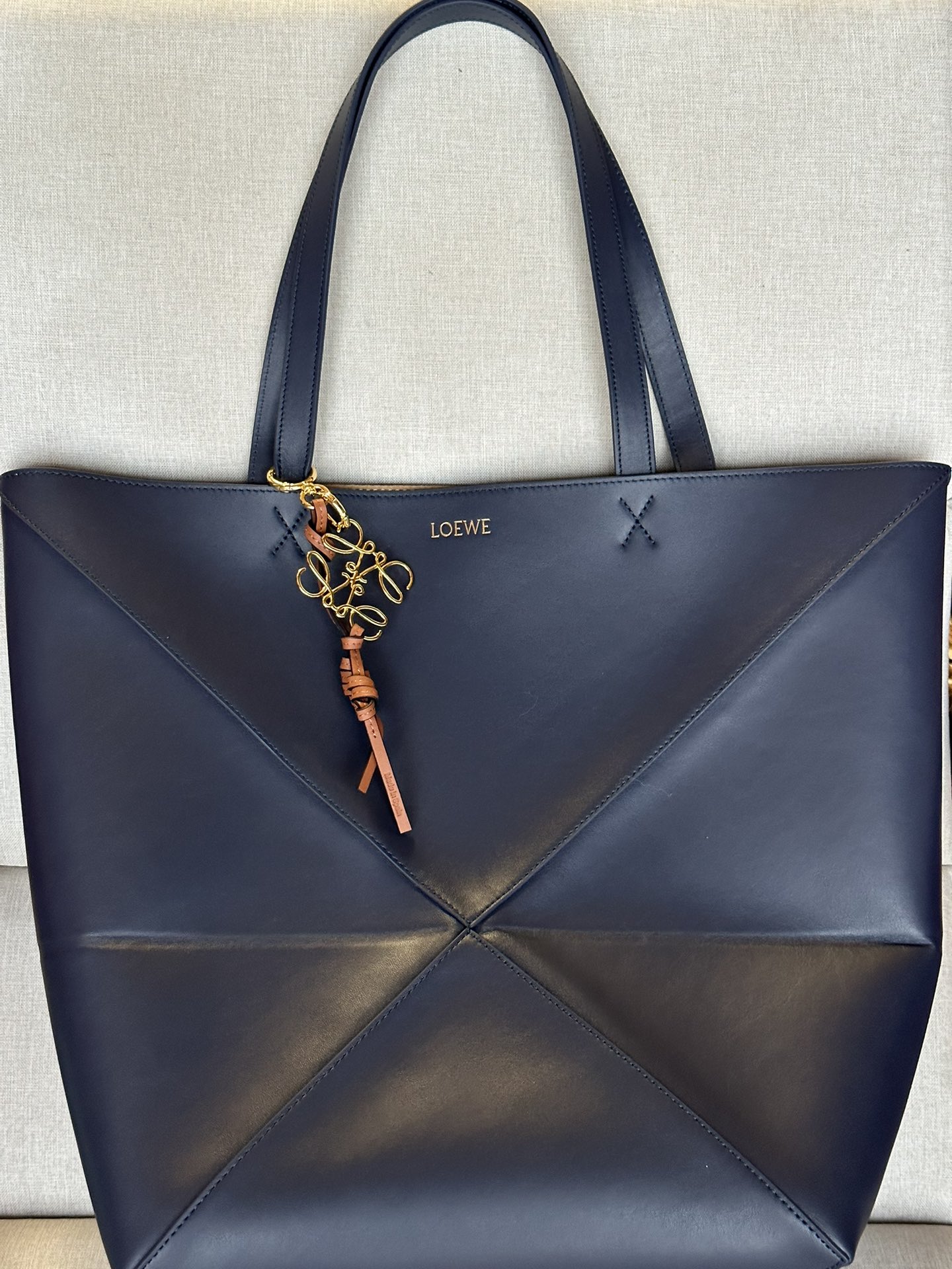 로에베 Loewe 1761 Large Puzzle Fold Tote In Shiny Calfskin 42cm