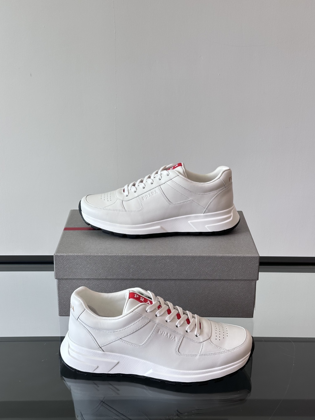 프라다 Prada 스니커즈