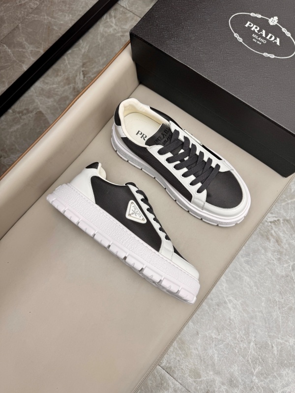 프라다 Prada 스니커즈
