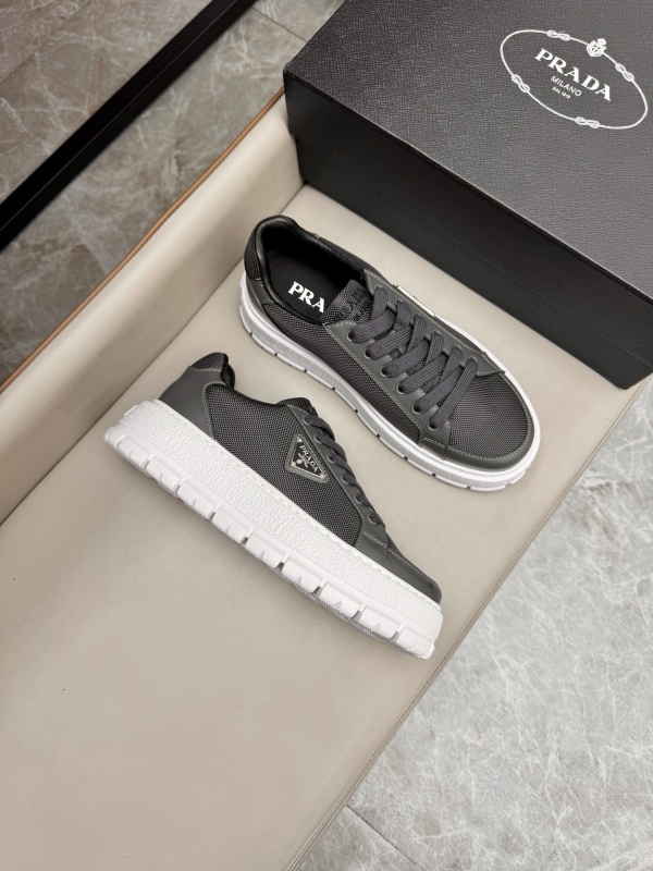 프라다 Prada 스니커즈
