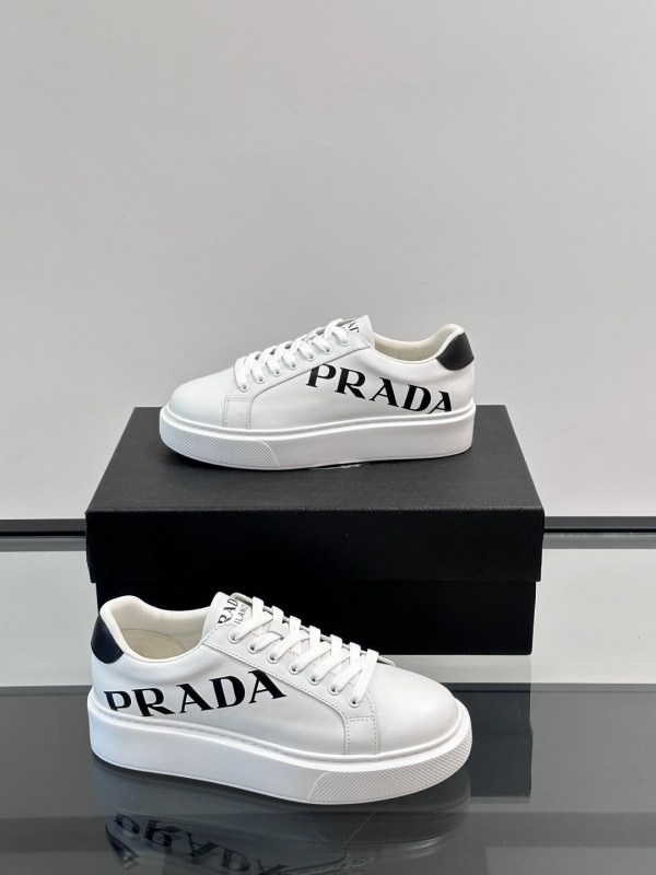 프라다 Prada 스니커즈