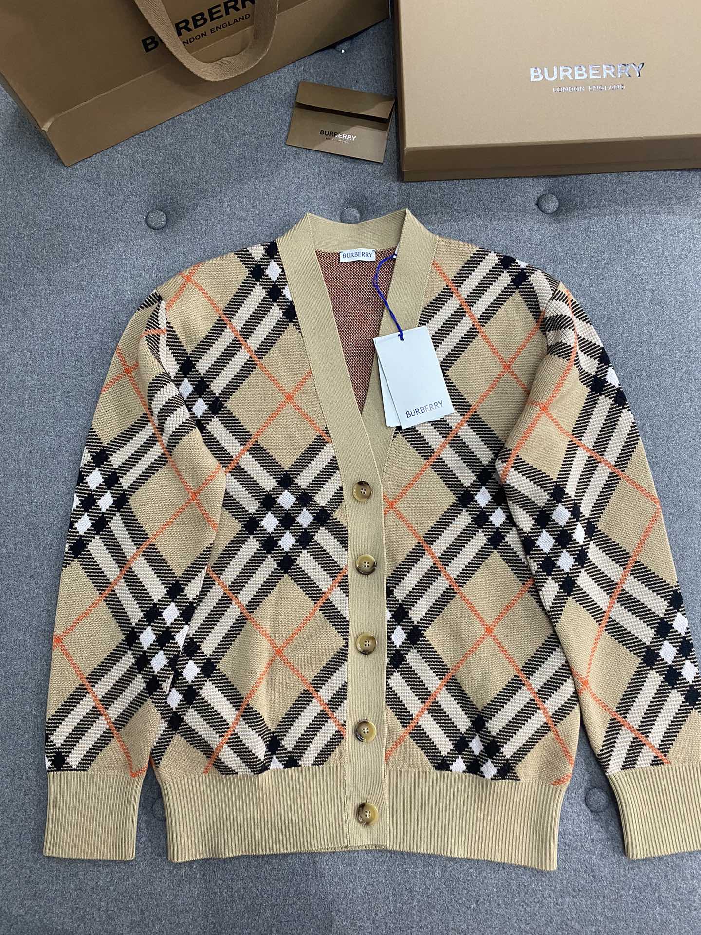 버버리 Burberry 가디건