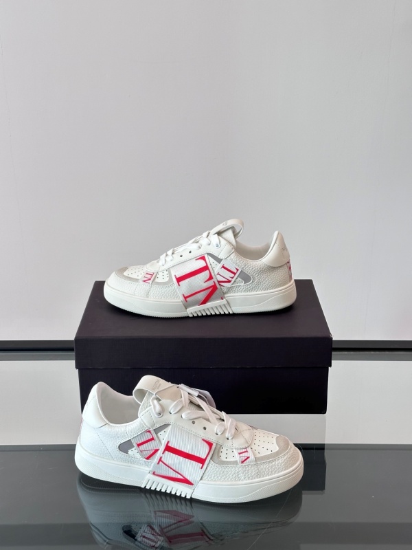 발렌티노 Valentino 스니커즈