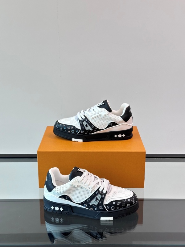 루이비통 LV TRAINER 스니커즈