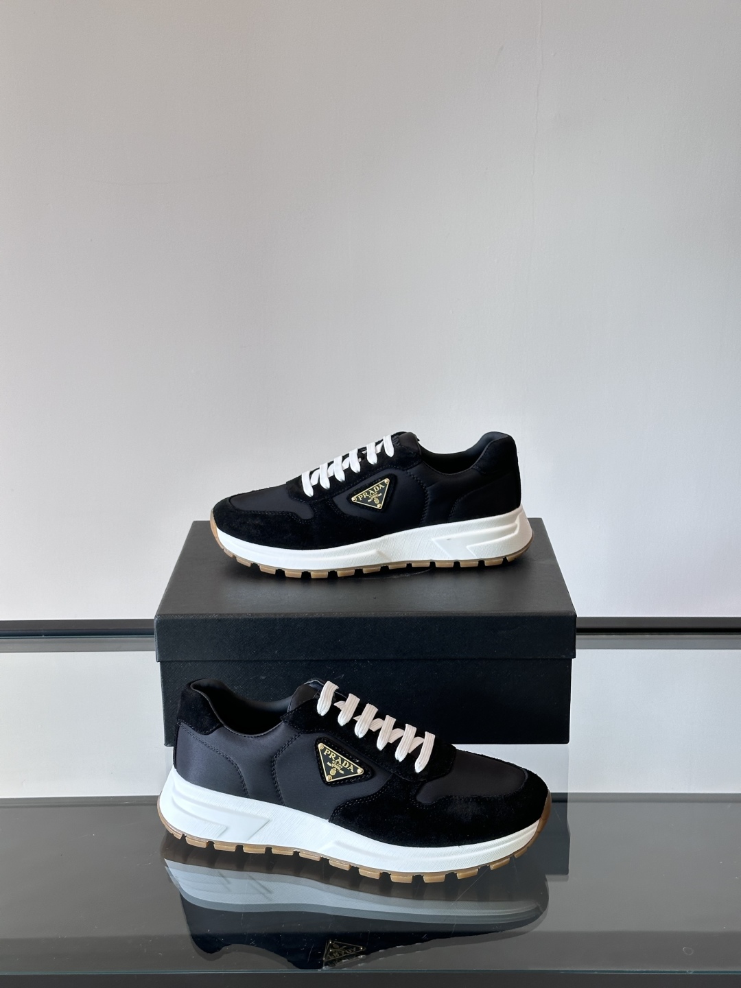 프라다 Prada 스니커즈