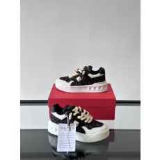 발렌티노 Valentino 스니커즈