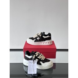 발렌티노 Valentino 스니커즈