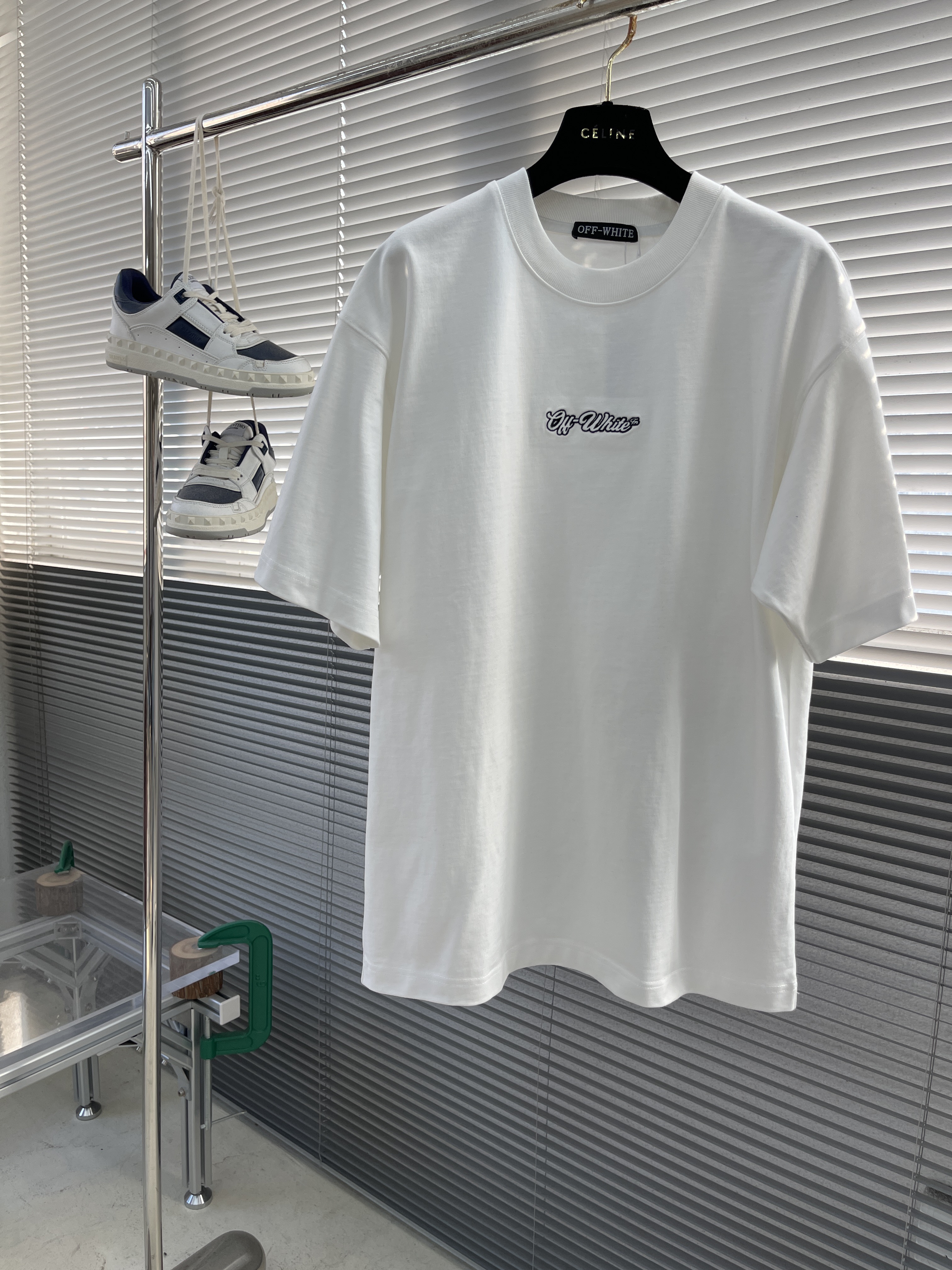 오프화이트 (Off-White) 반팔 티셔츠