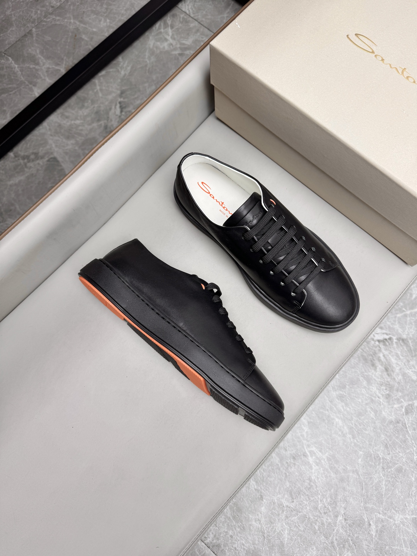 세인트 토니 Santoni 스니커즈