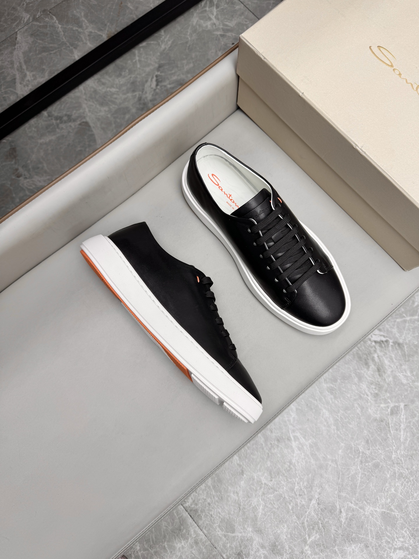 세인트 토니 Santoni 스니커즈