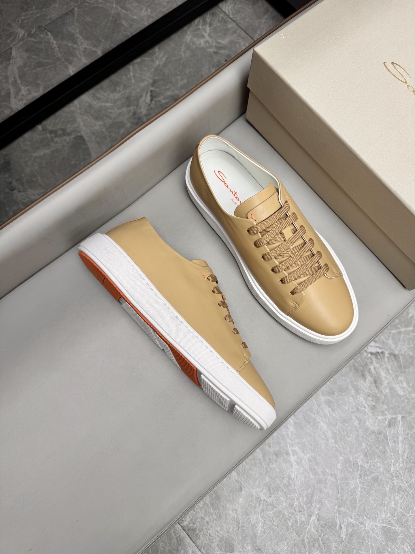 세인트 토니 Santoni 스니커즈