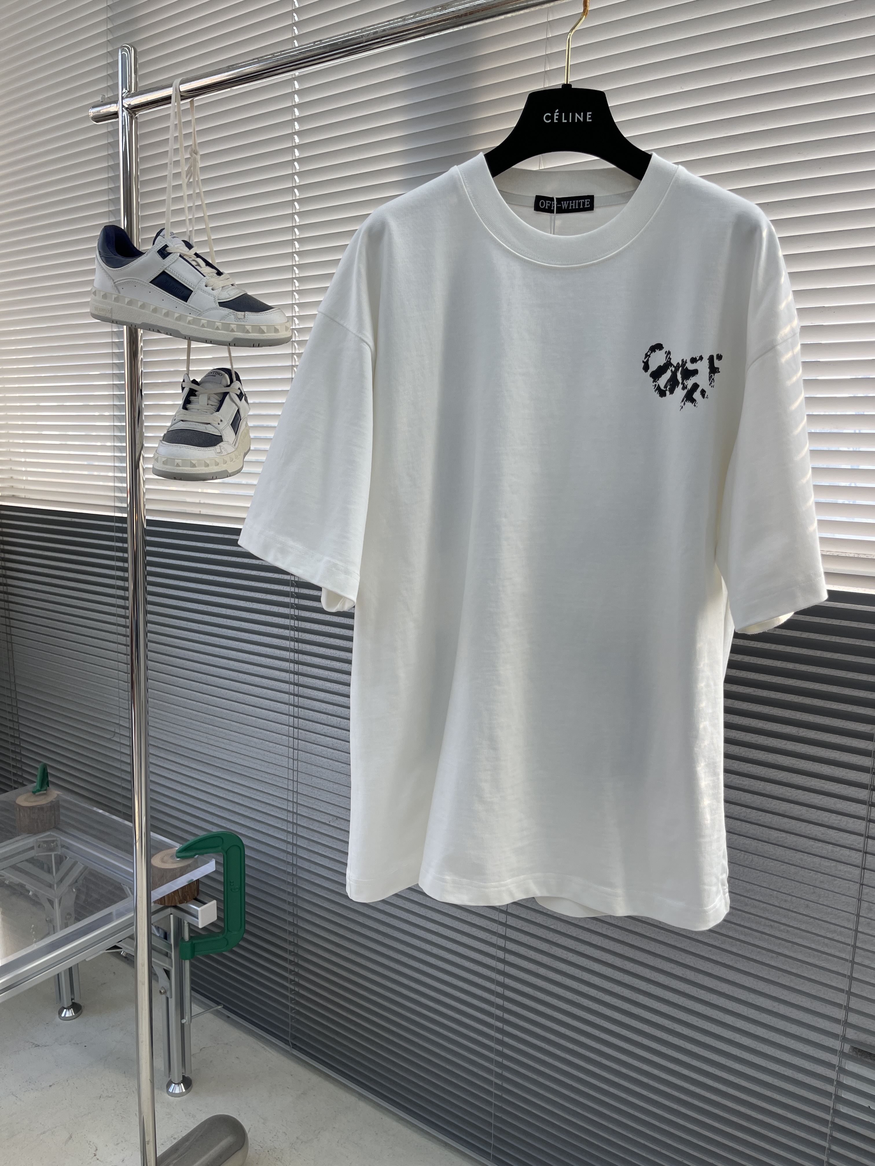 오프화이트 (Off-White) 반팔 티셔츠