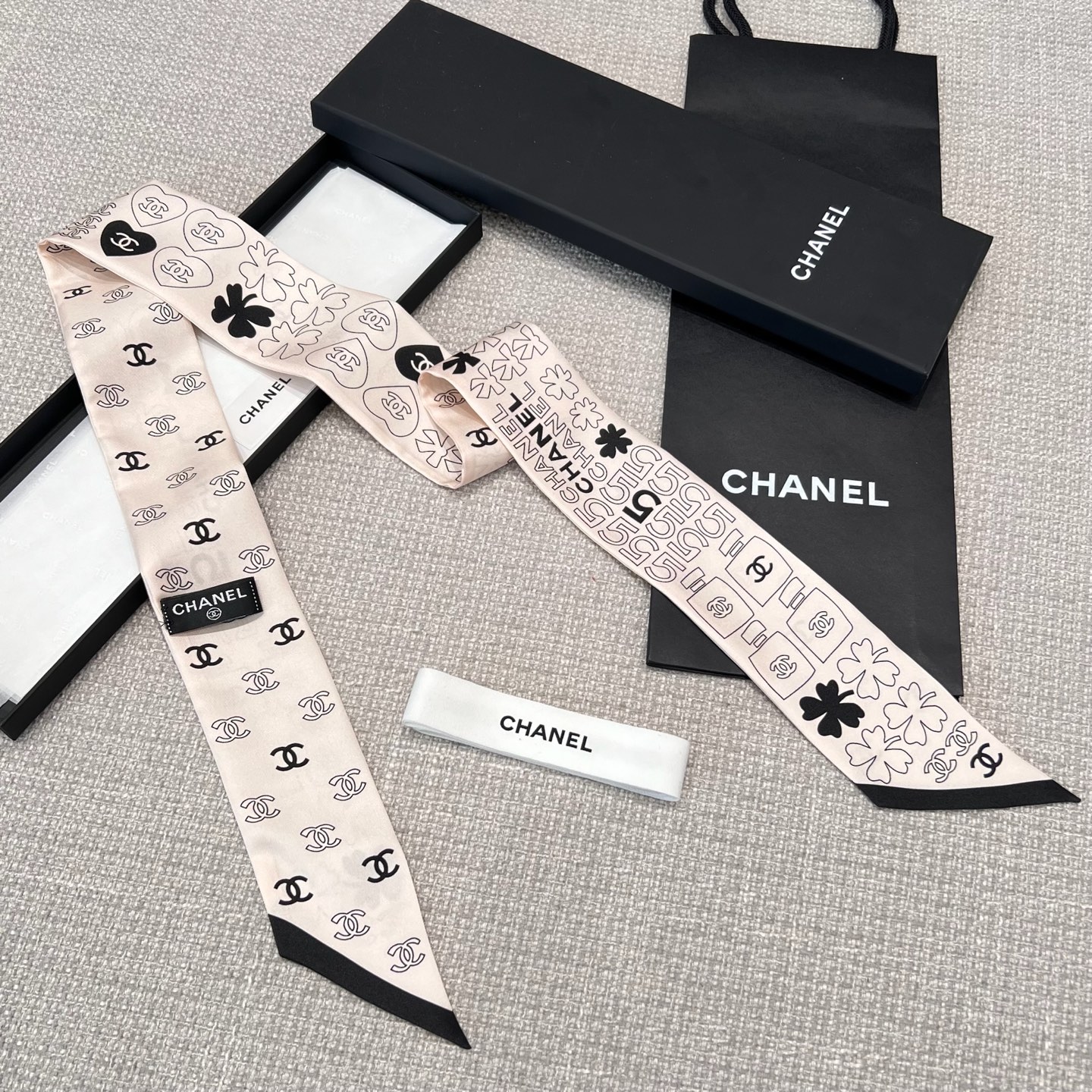 샤넬 CHANEL 실크 트윌리 120×6CM