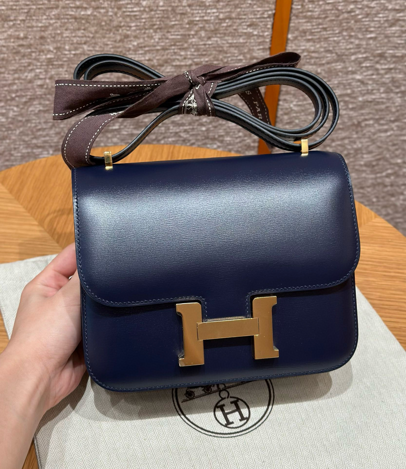 에르메스 Hermes Constance 19cm Box 73 Blue saphir/gold