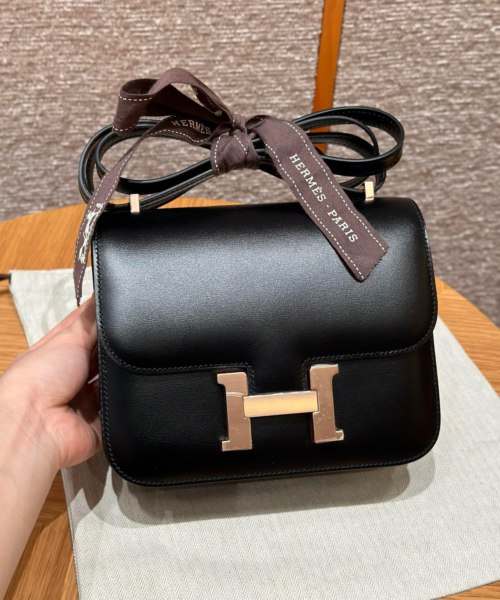 에르메스 Hermes Constance 19cm Box 89 Noir/Rose gold