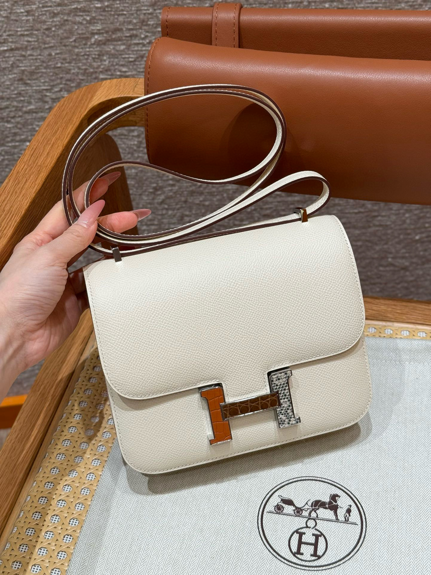 에르메스 Hermes Constance 19cm Epsom i2 Nata/silver