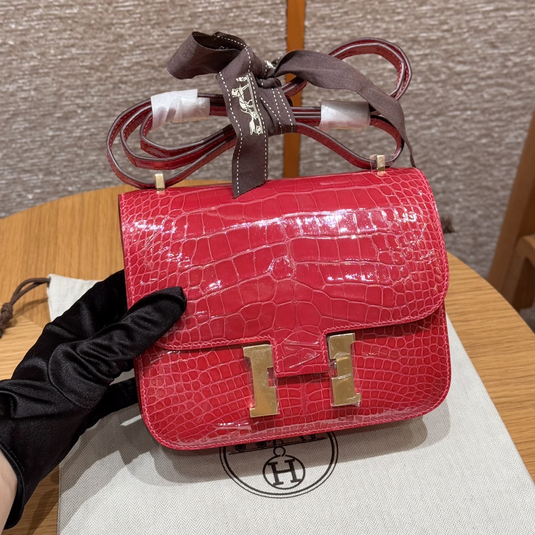에르메스 Hermes Constance 19cm Bright faced American Alligator i6 Rose extreme/gold