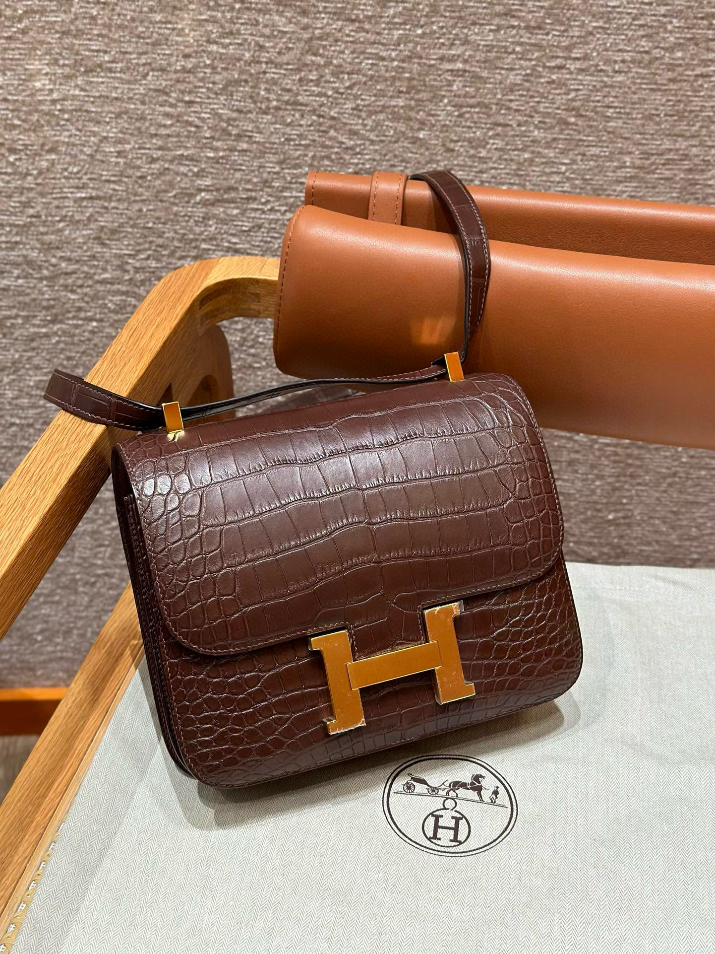 에르메스 Hermes Constance 24cm Matte alligator 41 Havane/silver