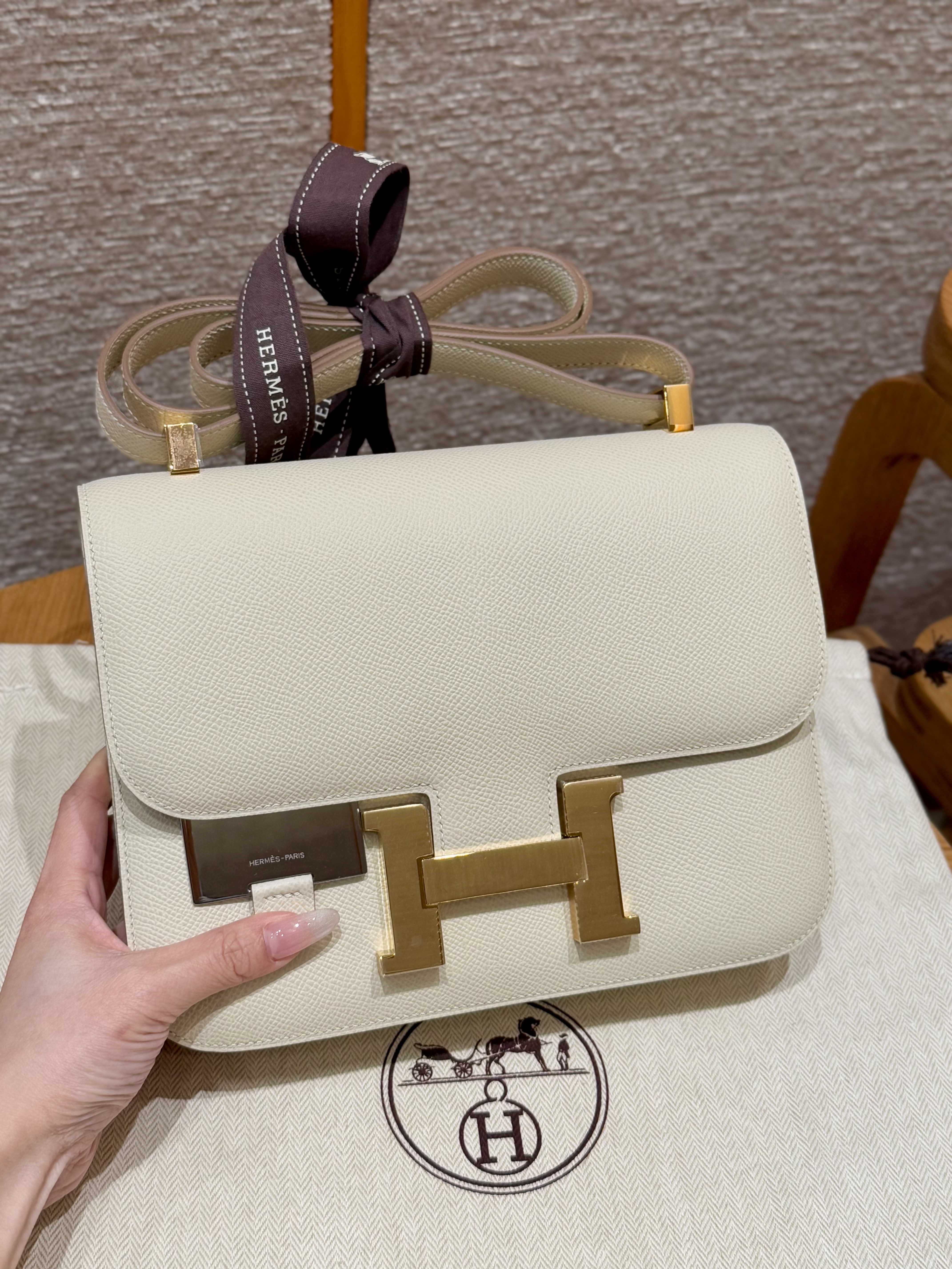 에르메스 Hermes Constance with mirror 24cm Epsom 10 Craie/gold