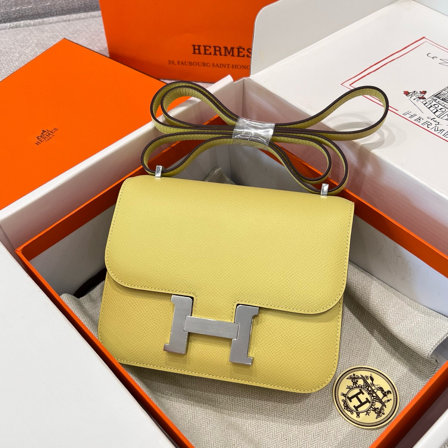 에르메스 Hermes Constance 19cm Epsom 1Z Jaune Poussin/silver
