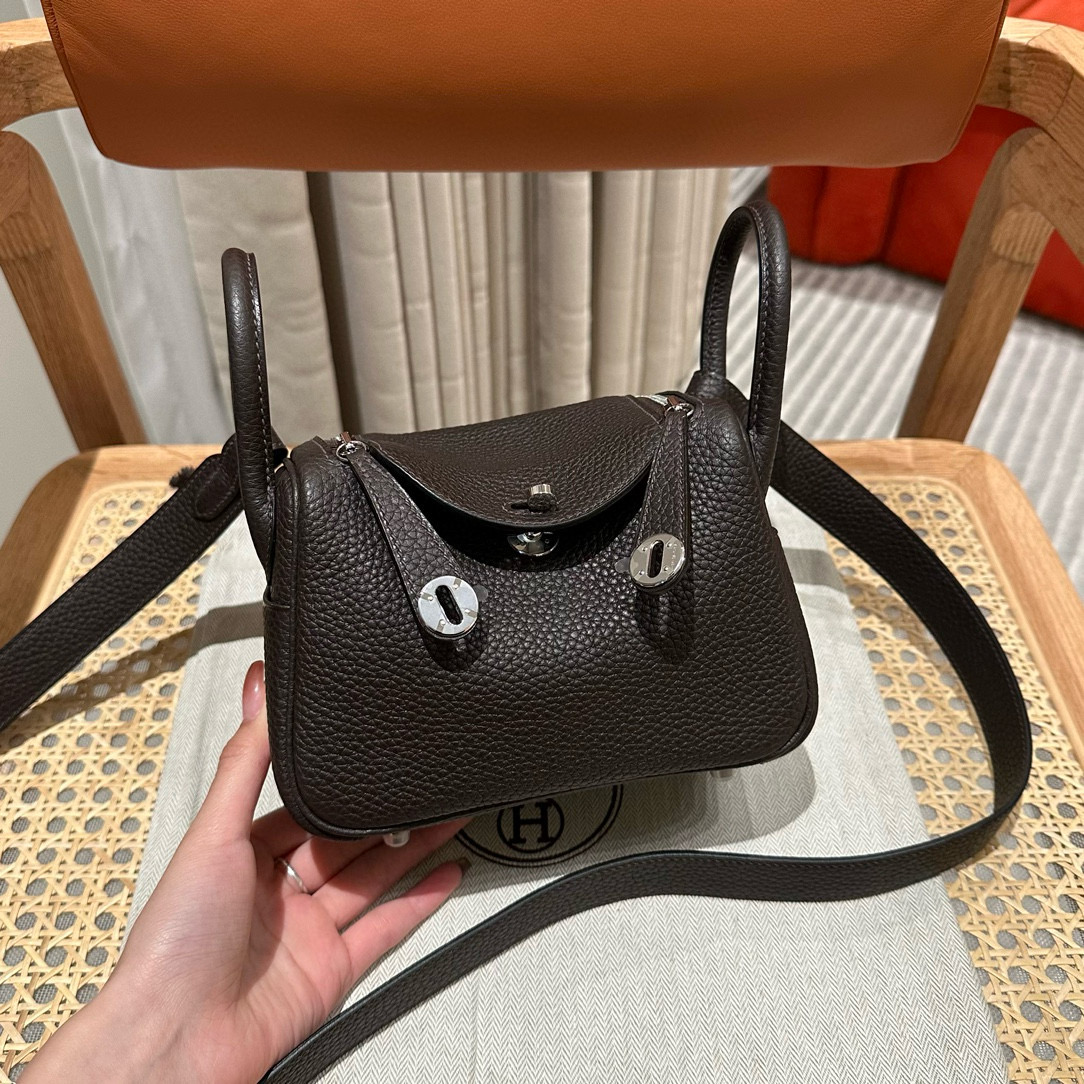 에르메스 Hermes Mini Lindy 19cm Clemence 46 Ebene/silver