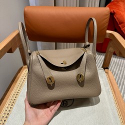 에르메스 Hermes Lindy 26cm Clemence 81 Gris tourterlle/silver