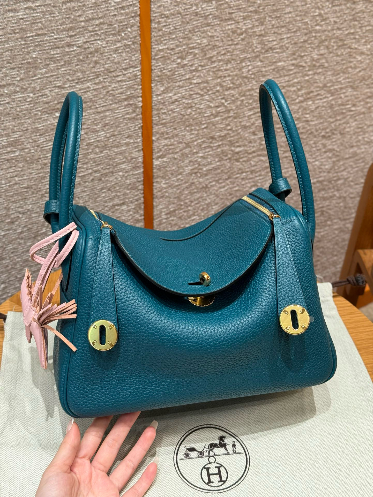 에르메스 Hermes Lindy 26cm Clemence W0 Vert Bosphore/gold