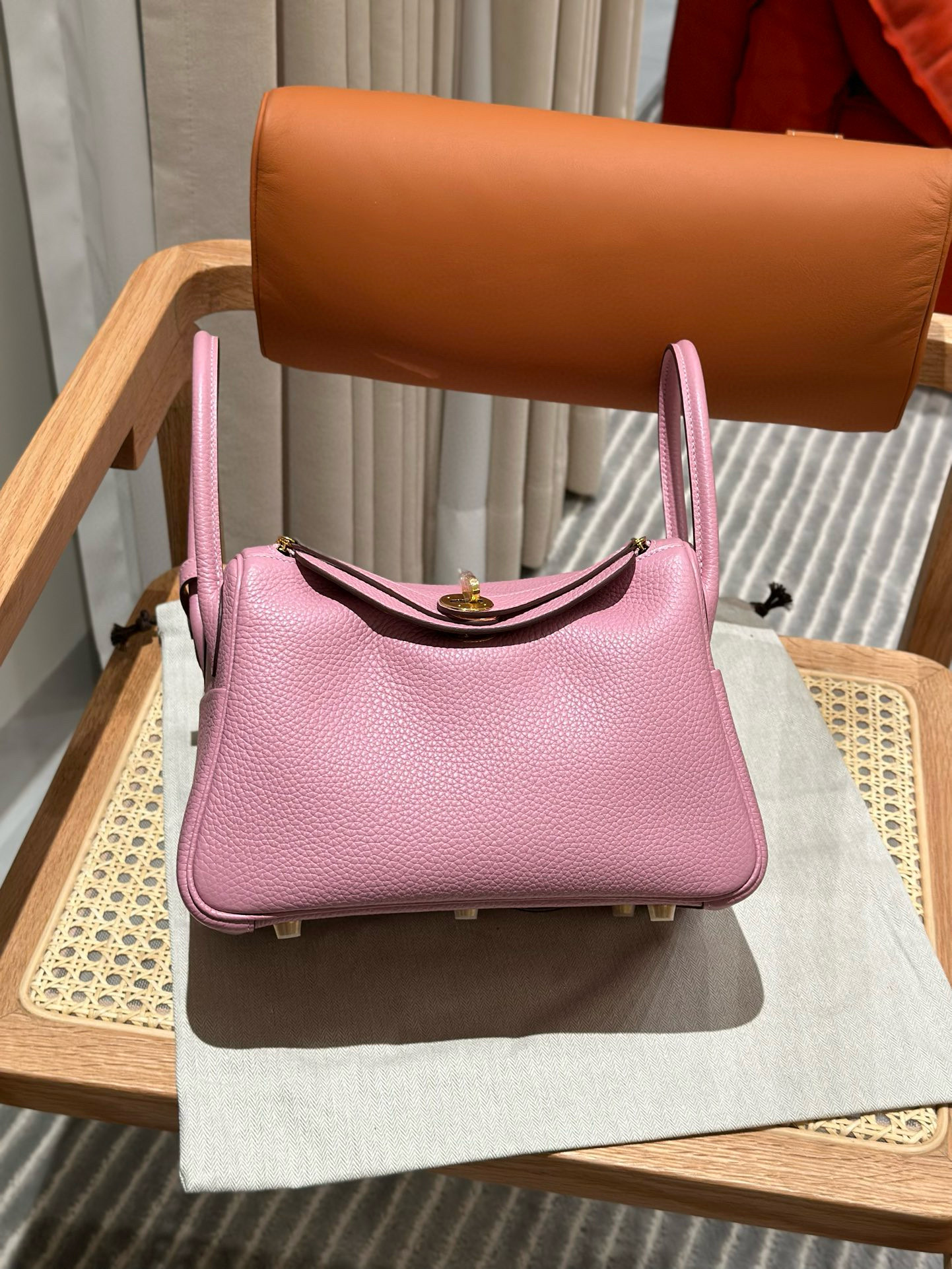 에르메스 Hermes Lindy 26cm Clemence X9 Mauve Sylvestre/gold