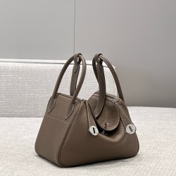 에르메스 Hermes Lindy 26cm TC 18 Etoupe/silver