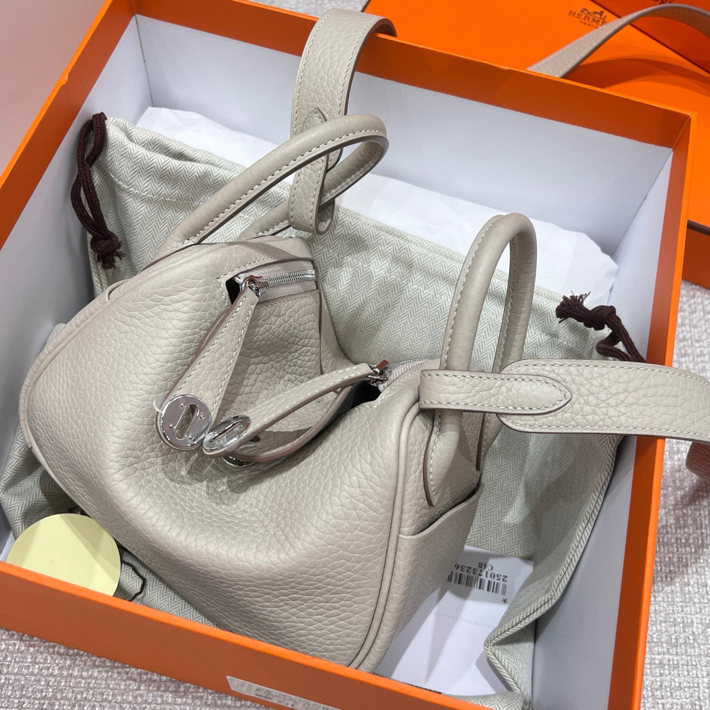 에르메스 Hermes Mini Lindy 19cm TC 80 Girs Perle/silver