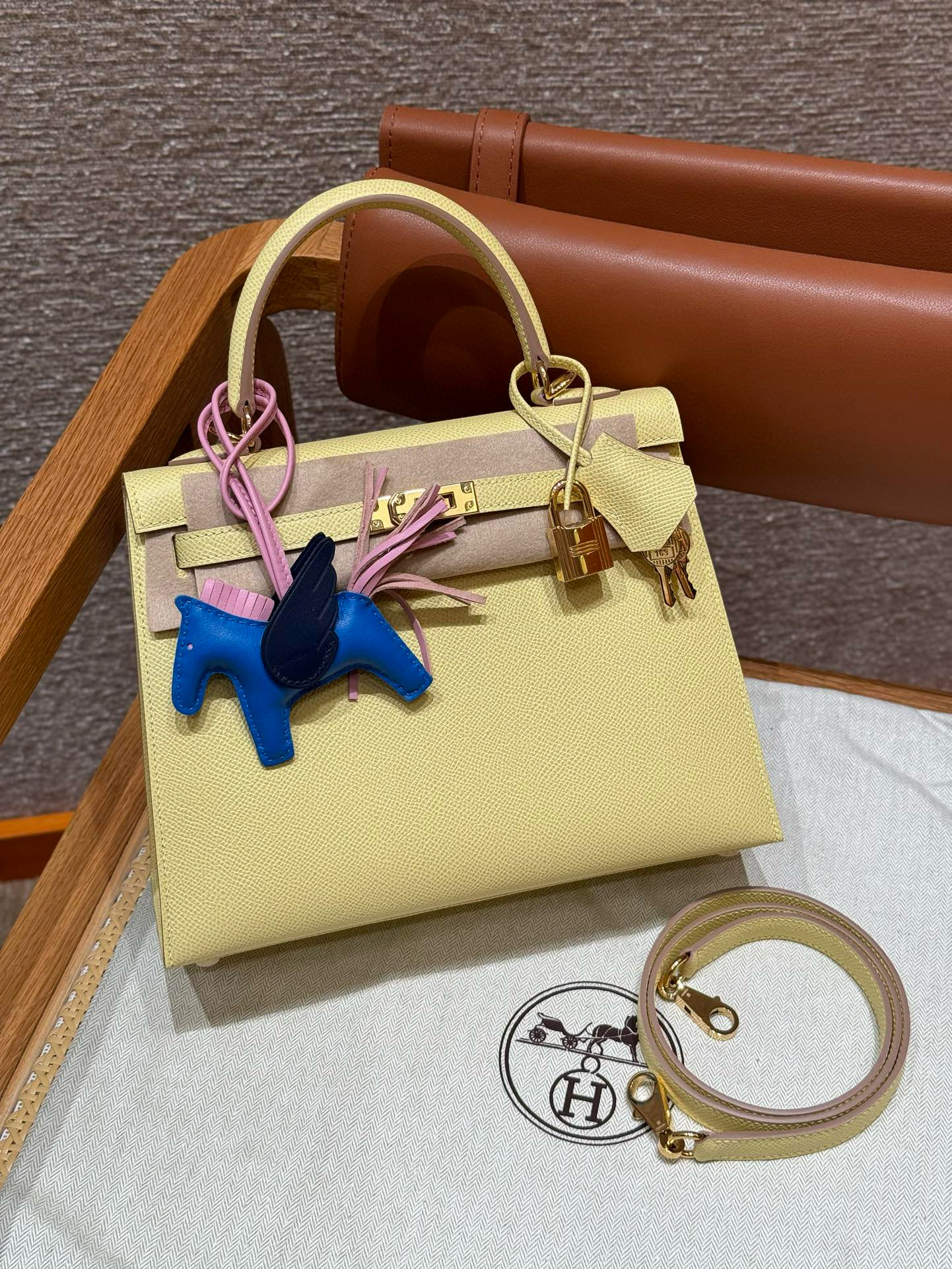 에르메스 Hermes Kelly 25cm Epsom 1Z Jaune Poussin/gold