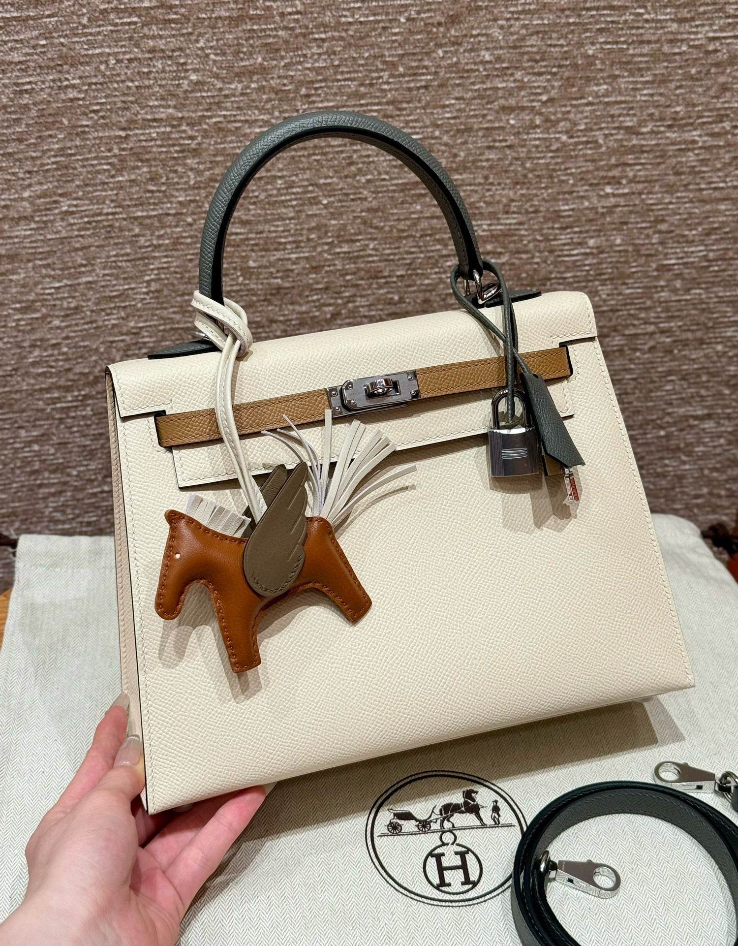 에르메스 Hermes Kelly 25cm Epsom 10 Craie 0M Chai 0L Gris Mayer/silver