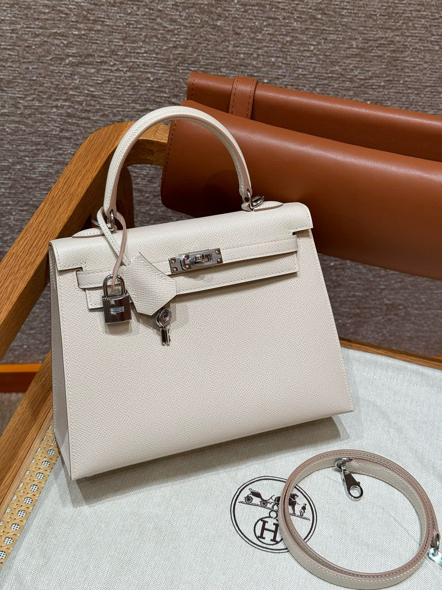 에르메스 Hermes Kelly 25cm Epsom 10 Craie/silver
