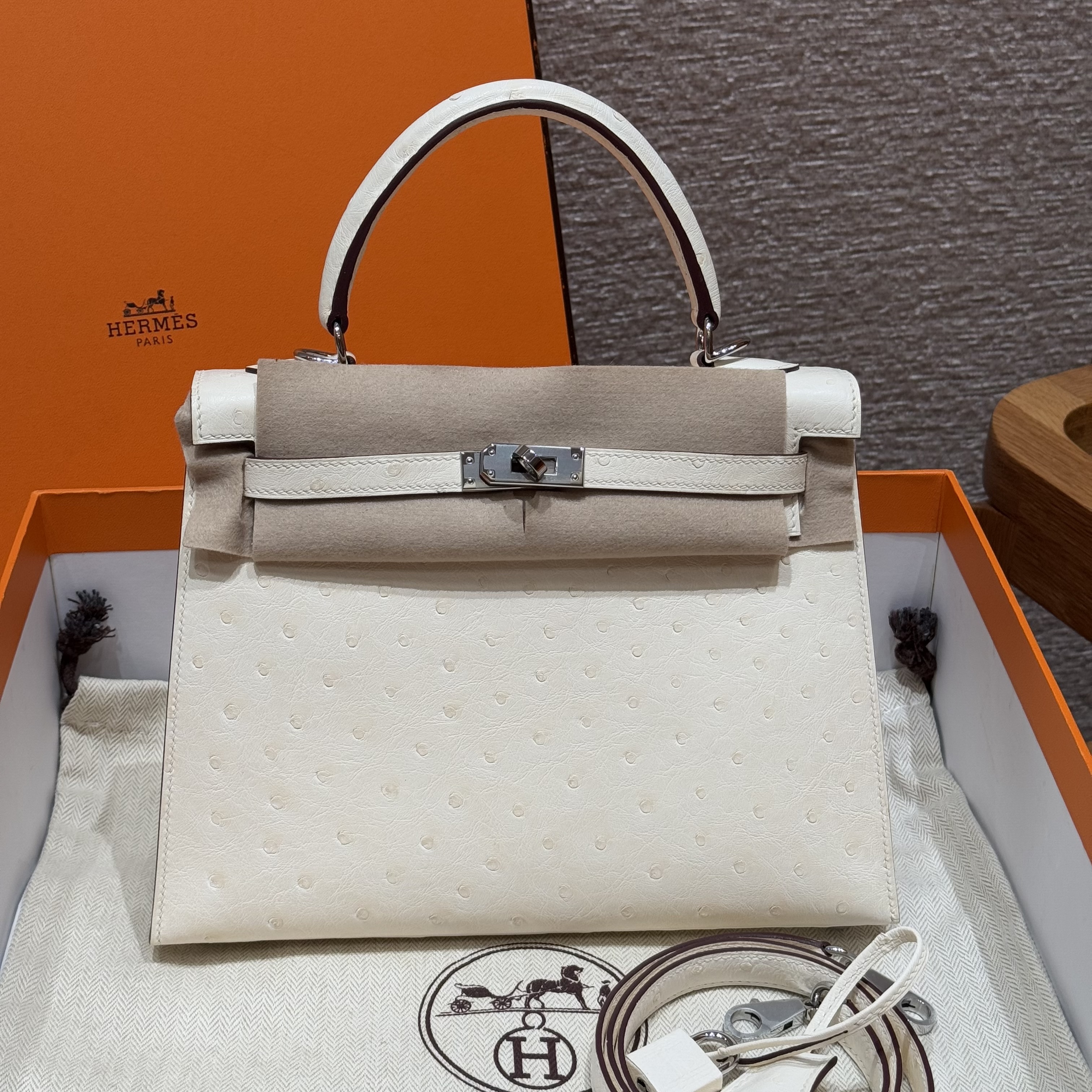 에르메스 Hermes Kelly 25cm KK ostrich i2 nata/silver