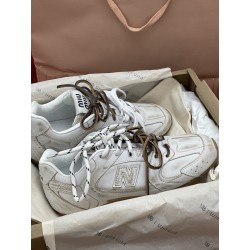미우 미우 Miu Miu 스니커즈